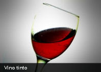 El vino tinto es saludable sólo en personas no alcohólicas
