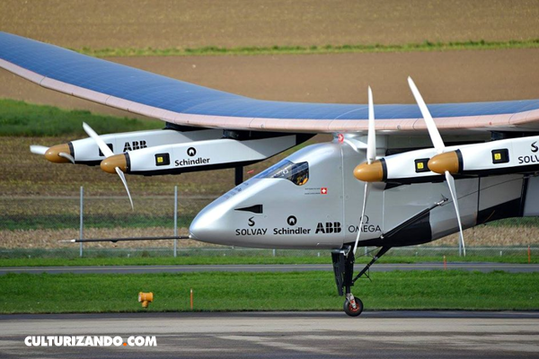 El avión Solar Impulse II completa la vuelta al mundo en 16 meses