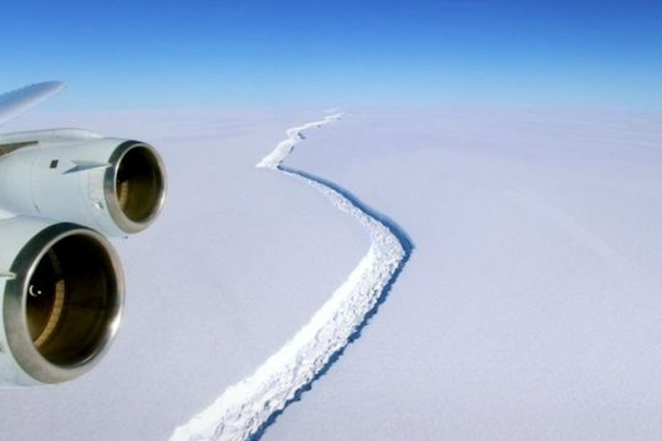 Conoce sobre el iceberg gigantesco que se ha desprendido de la Antártica