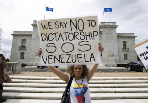 Trump encuentra oportunidad electoral en la crisis humanitaria venezolana