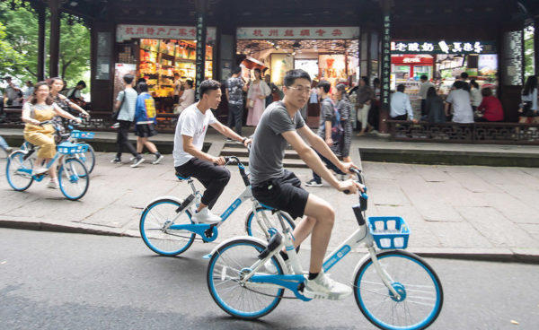 La bicicleta vuelve por sus fueros en China con el propósito de combatir la contaminación