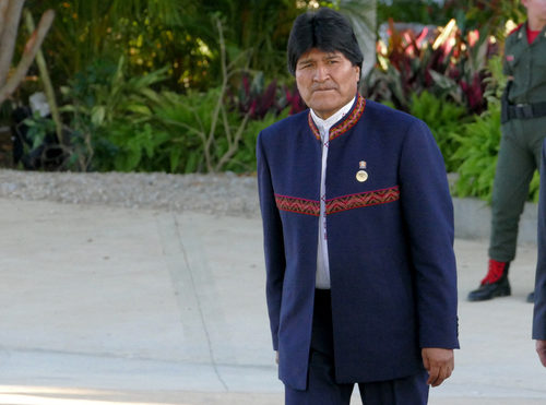 Presidente de Bolivia Evo Morales presenta su renuncia