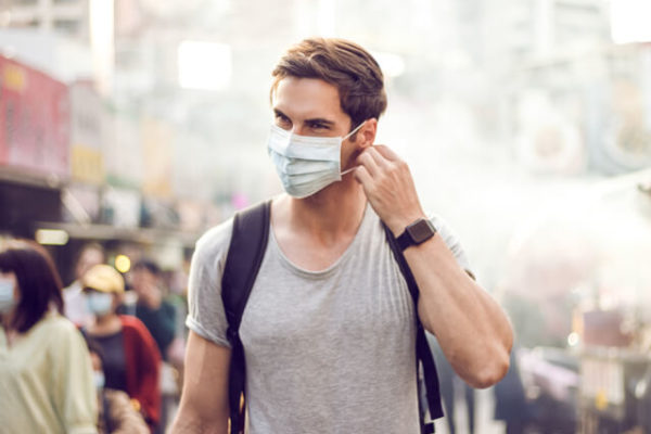 Una revisión de estudios apoya el uso masivo y constante de mascarillas para detener la pandemia