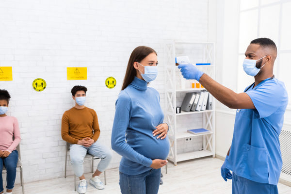 ¿Corren más riesgo por Covid-19 las mujeres embarazadas?