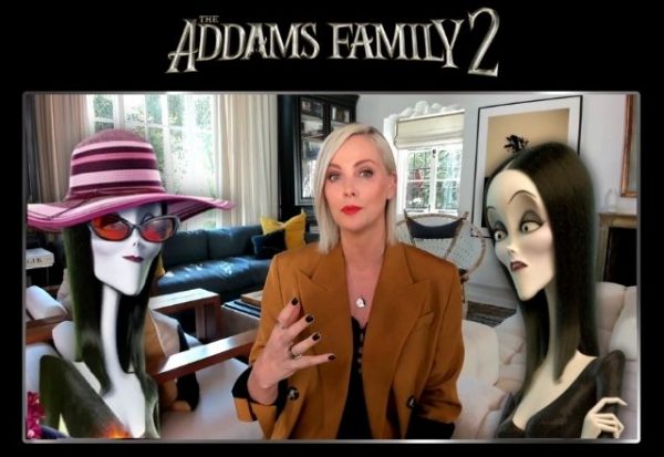 Charlize Theron nos cuenta lo que más le gusta de la icónica Morticia Addams