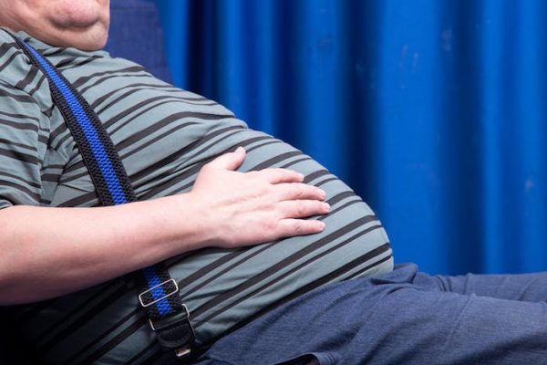 Cómo influyen la personalidad y la situación socioeconómica en la obesidad