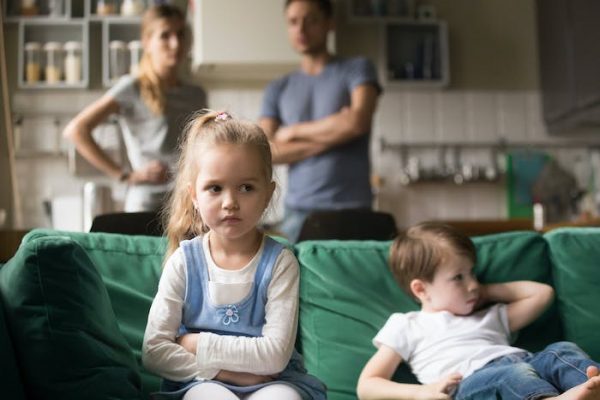Peleas entre hermanos: ¿deben intervenir los padres?