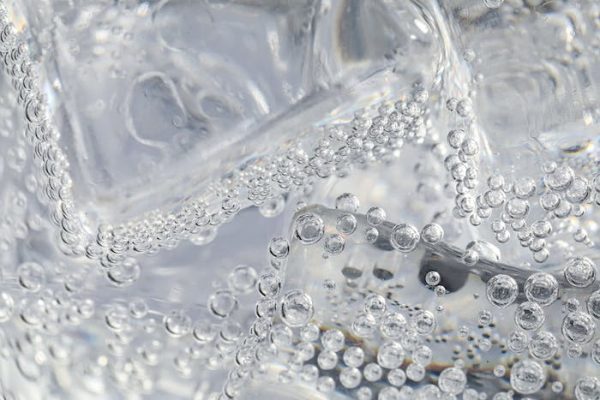 ¿Es una alternativa saludable beber agua con gas? Esto dice la ciencia