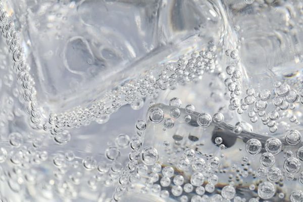 ¿Es una alternativa saludable beber agua con gas? Esto dice la ciencia