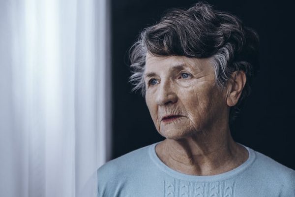 ¿Por qué hay más casos de alzhéimer entre las mujeres?