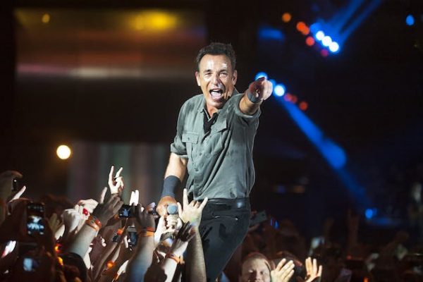 La dieta OMAD de Springsteen: ¿es saludable la moda de comer solo una vez al día?