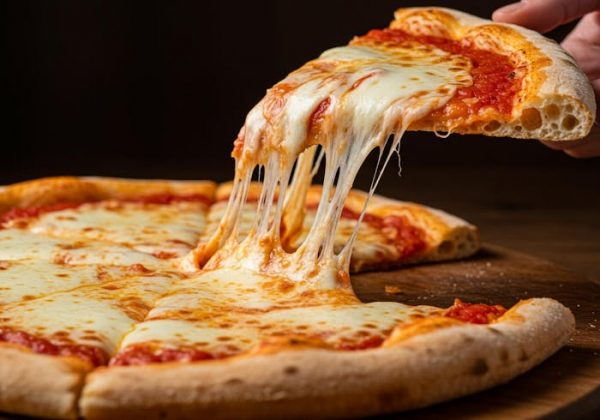 ¿Es verdad que cenar queso provoca pesadillas? La compleja relación entre la dieta y los sueños