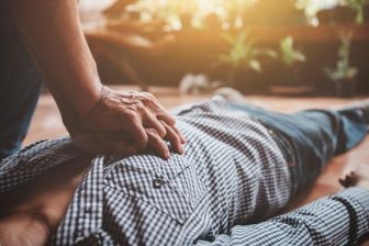 Reanimación cardiopulmonar al alcance de cualquier persona: cómo salvar una vida paso a paso