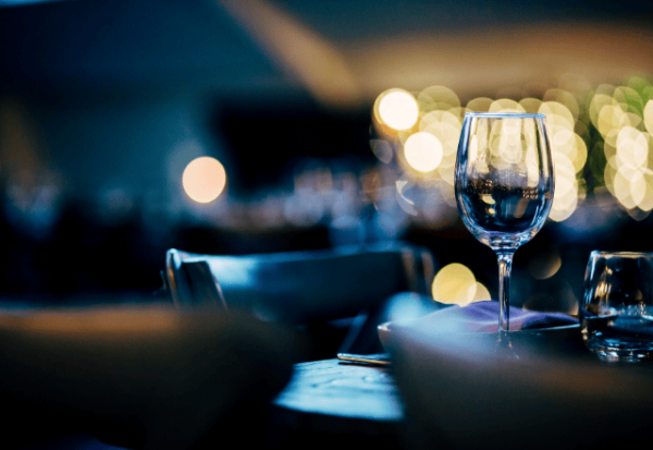 DoorDash presenta su nueva función de reservaciones en restaurantes, con experiencias exclusivas y recompensas