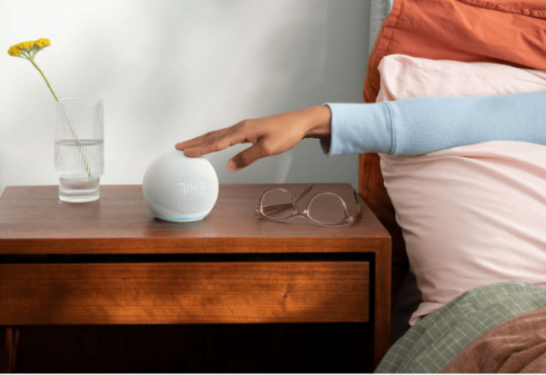 Los mejores comandos de Alexa para ayudarte con el cambio de horario