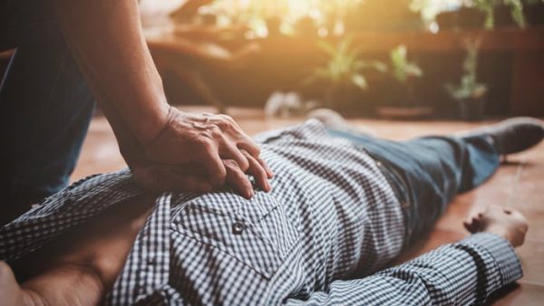 Reanimación cardiopulmonar al alcance de cualquier persona: cómo salvar una vida paso a paso