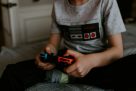 ¿Qué hacer cuando mi hijo no quiere salir porque está enganchado a los videojuegos?