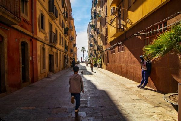 El peso de las desigualdades: así influye el lugar donde vivimos en la salud mental