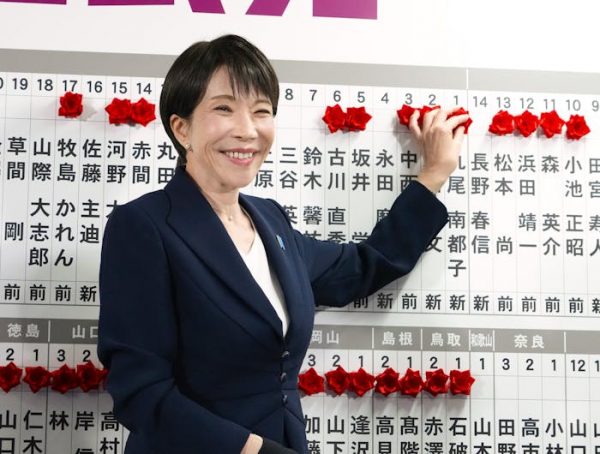 La primera ministra japonesa arrasa en las elecciones. ¿Cumplirá con su agenda?