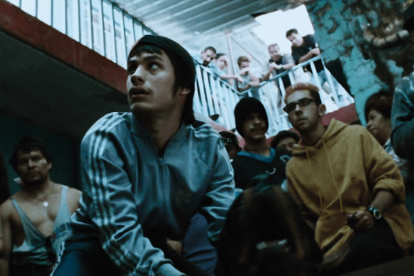 'Amores perros' regresa al cine: MUBI celebra 25 años del rugido que cambió el cine mexicano